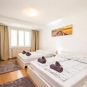 https://lovley-central-apartment-with-balcony.vienna-besthotels.com